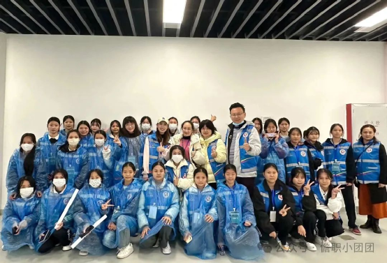 儋州首届群星演唱会志愿者服务闪耀全场，助力音乐盛宴